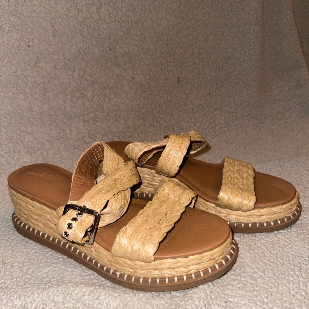 Universal Thread Tan Wedge Sandals